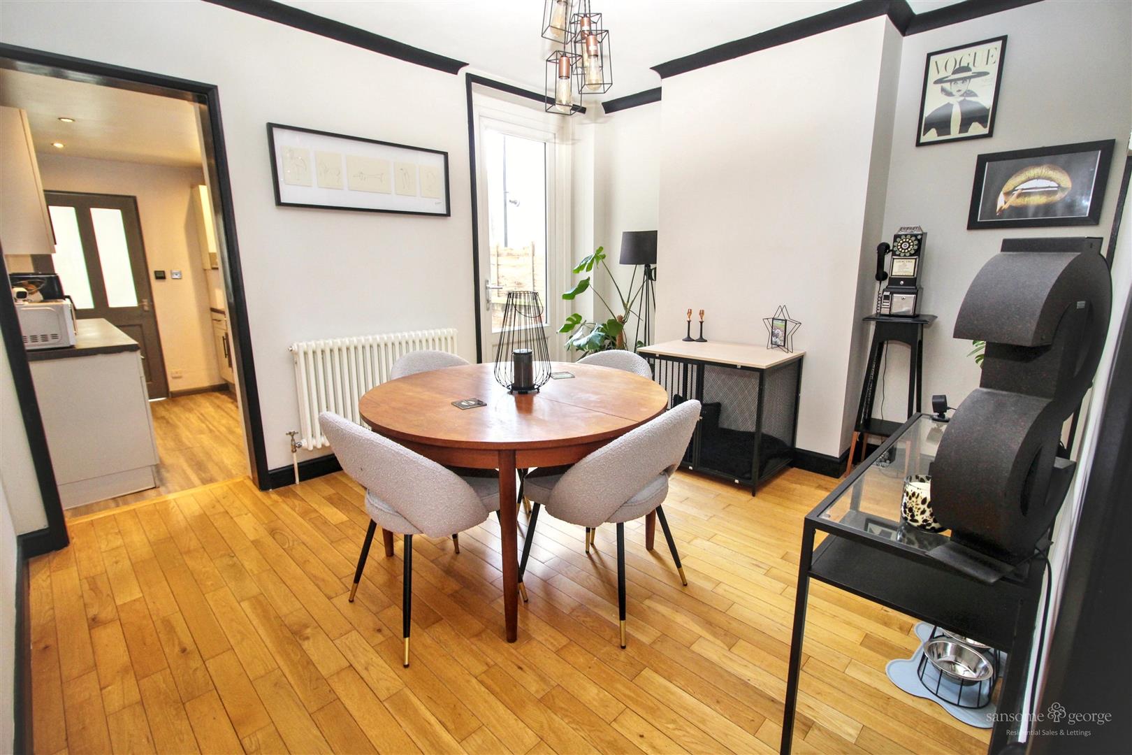 2 bed property in Connaught Road, Reading
